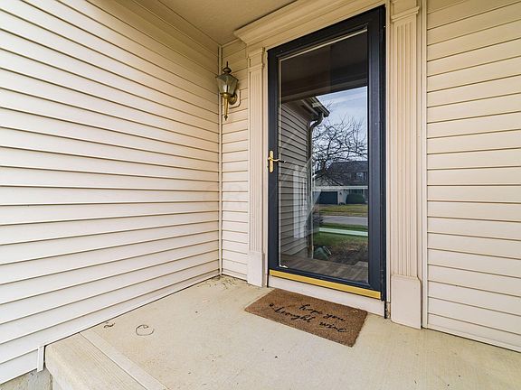 5th image of 913 Wellsley Way