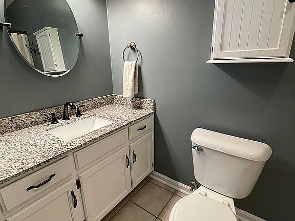 Master Bathroom w/granite