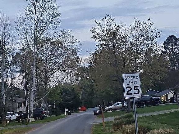 4th image of 33 Elk Rd