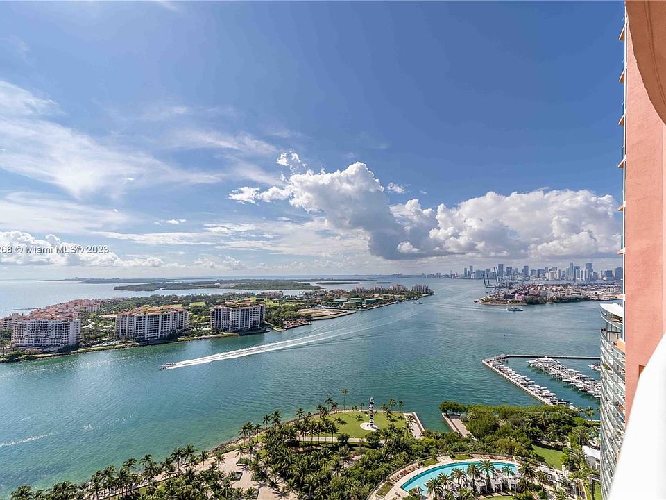 1st image of 300 S Pointe Dr APT 3302