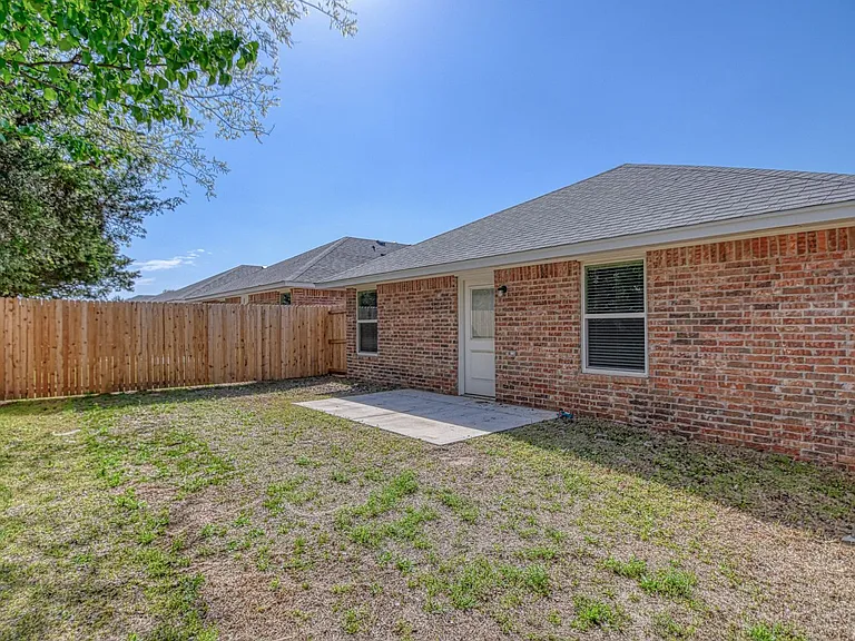 2713 Clifton Ter — Photo 28