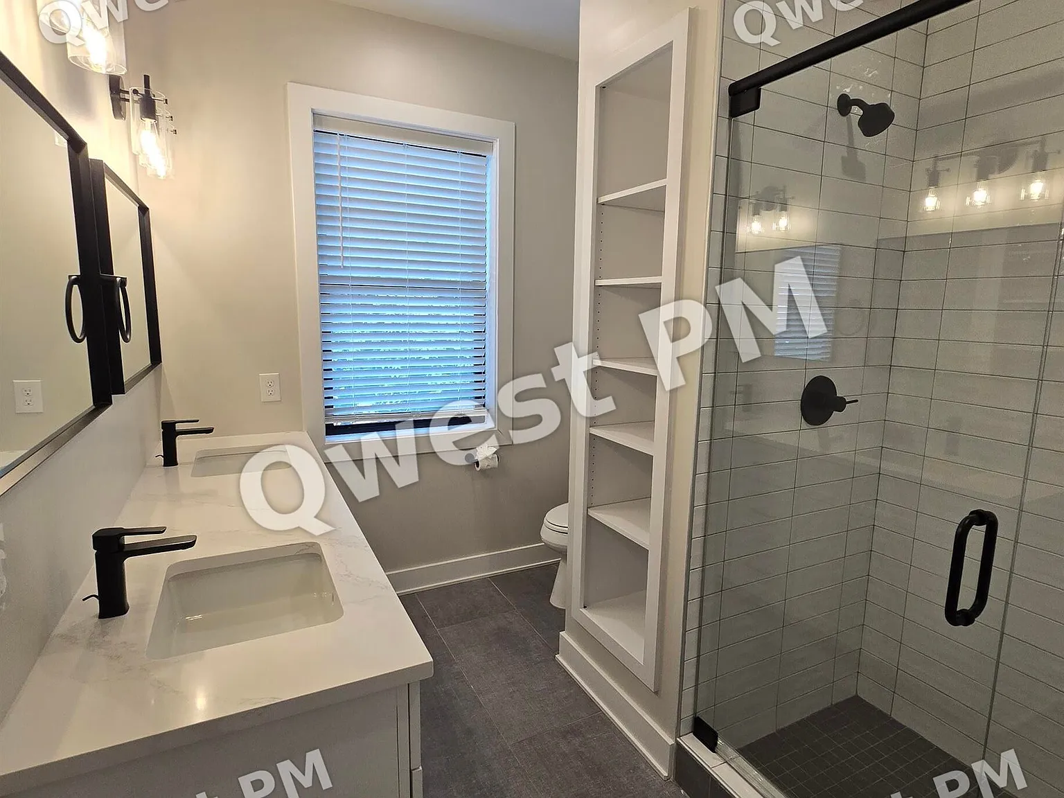 629 Fairview Ave NE — Photo 3