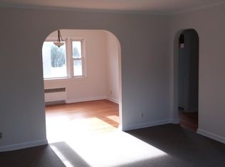 260 Elsmere Pl, Fort Lee, NJ 07024