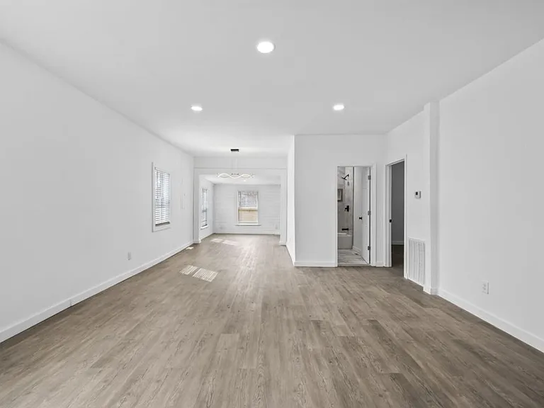 214 Owens St — Photo 8