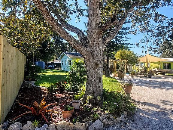2nd image of 203 Pecan Ln