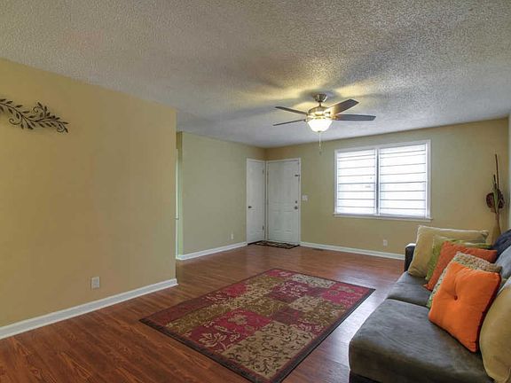 5th image of 102 Donald Dr