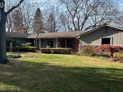 6800 Crestway Dr, Bloomfield Hills, MI, 48301