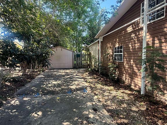 2nd image of 1883 Cisco Cir