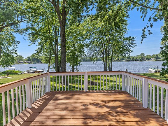 4th image of 8303 Cowan Lake Dr NE