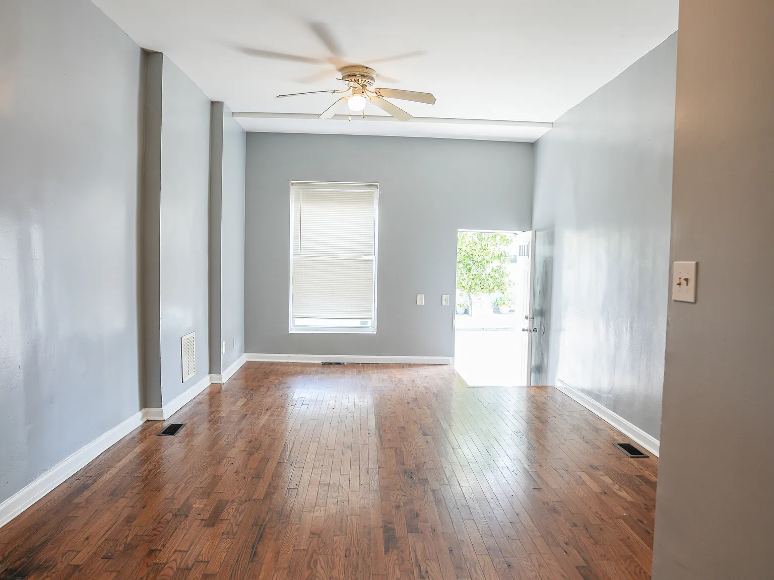 3 bed, 1300 sqft, $1,900 — Photo 4
