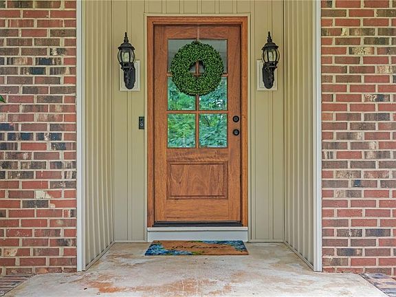 3rd image of 2706 Beaconwood Dr