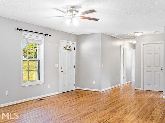 3rd image of 143 Freeman Dr