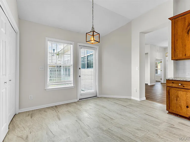 3925 Claiborne Cir — Photo 7
