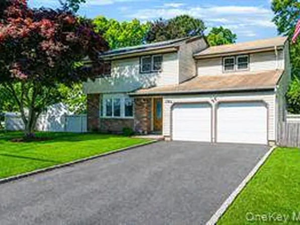 18 Deer Park Blvd, Deer Park, NY 11729