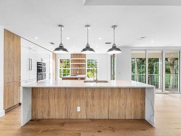 3rd image of 11847 Pebblewood Drive