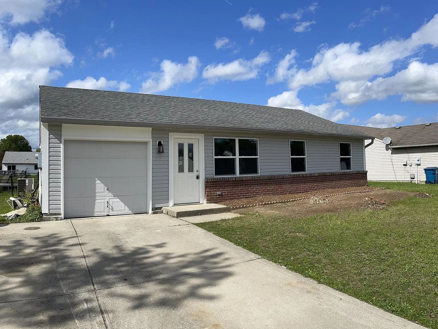 184 Meadow Creek South Dr — Photo 2