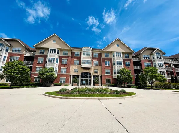 4130 South Lake DRIVE #D180, Saint Francis, WI 53235