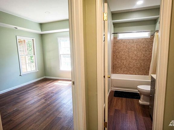 2nd image of 145 Carolinas Way #B