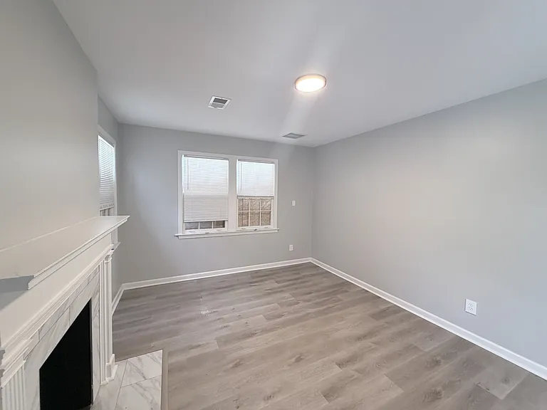 793 N Hollywood St — Photo 11