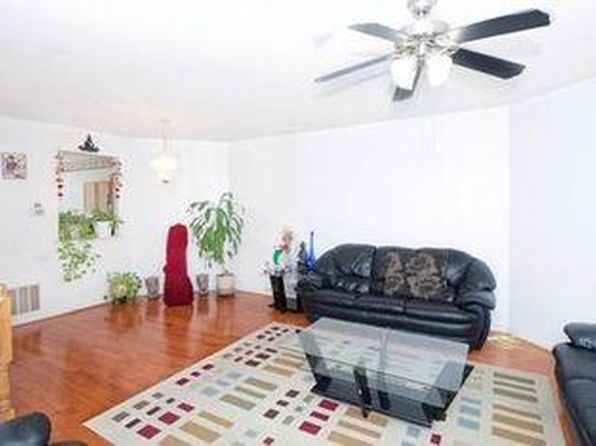 1109 Blossom Cir