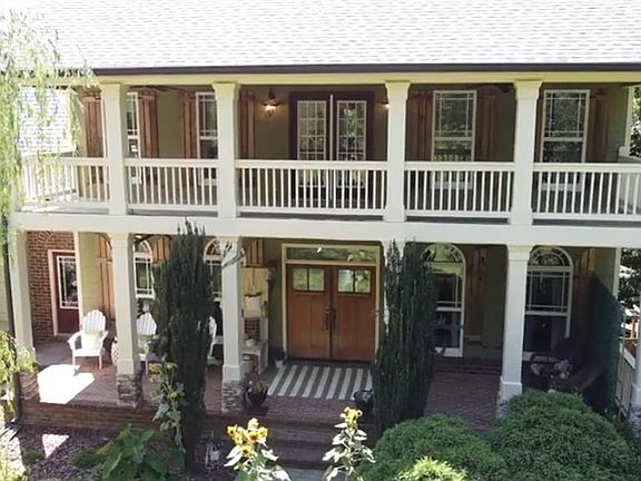 3rd image of 1141 Addington Ln