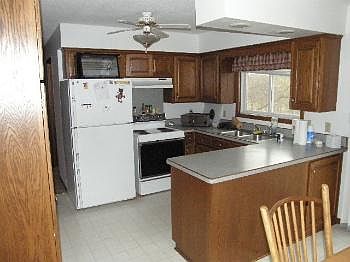 4th image of 4135 Eaton Ave SE