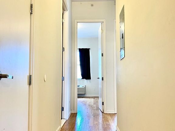 5th image of 107 Stockton St #3