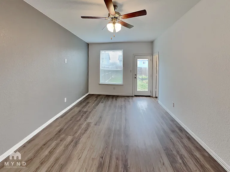 3230 Cherry Ln — Photo 6