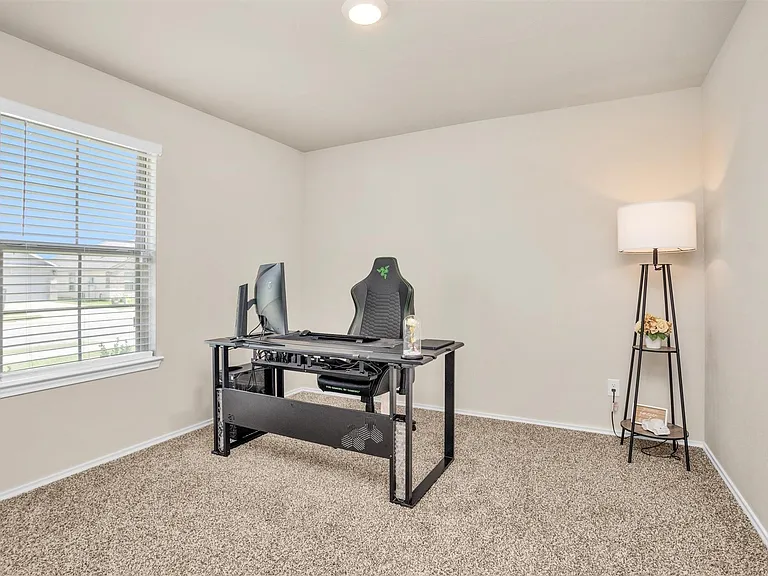 312 Pecos Dr — Photo 27
