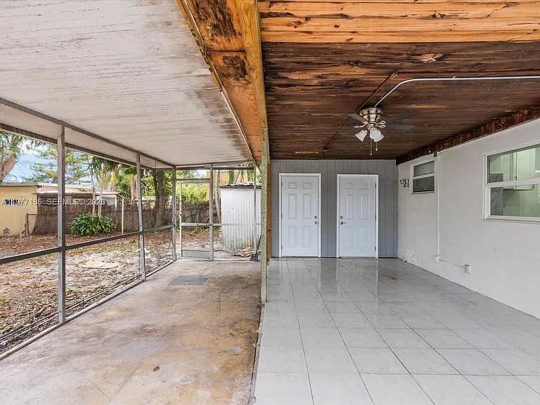 4331 SW 31st Dr — Photo 23