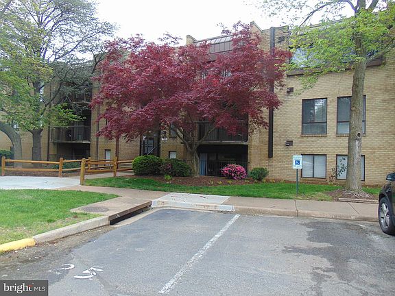 2nd image of 11051 Camfield Ct