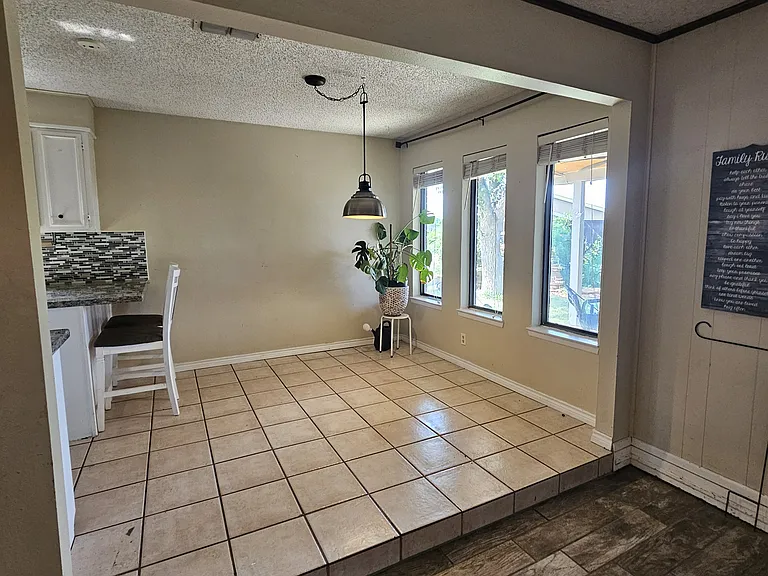2402 Emerson Ct — Photo 21