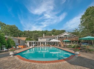 292 Pines Lake Dr E, Wayne, NJ 07470