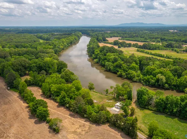 111 Croft Ferry Rd, Gadsden, AL 35903