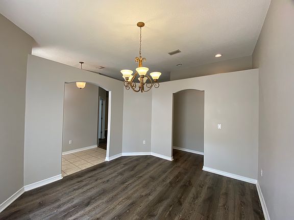 5th image of 2110 Bahama Dr