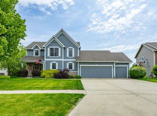 207 SW Oakmont Dr, Ankeny, IA 50023