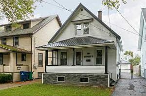 1st image of 180 Como Ave