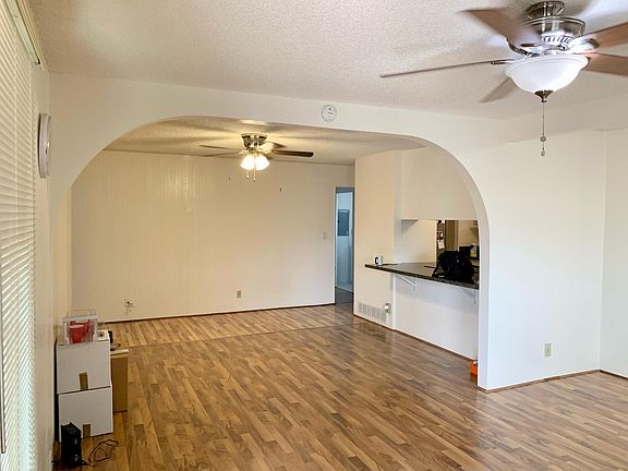 Spacious living room