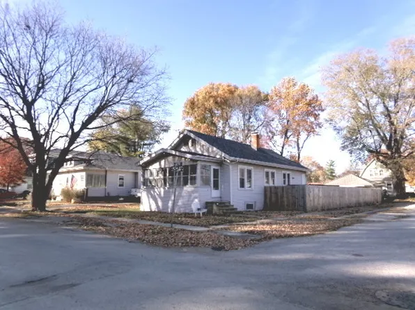 701 W South St, Clinton, IL 61727