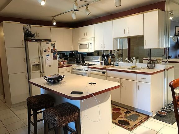 4th image of 13911 S Laramie Ave APT 110
