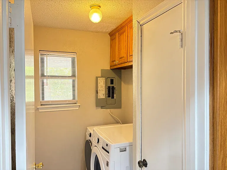 805 W Rochelle Rd — Photo 15