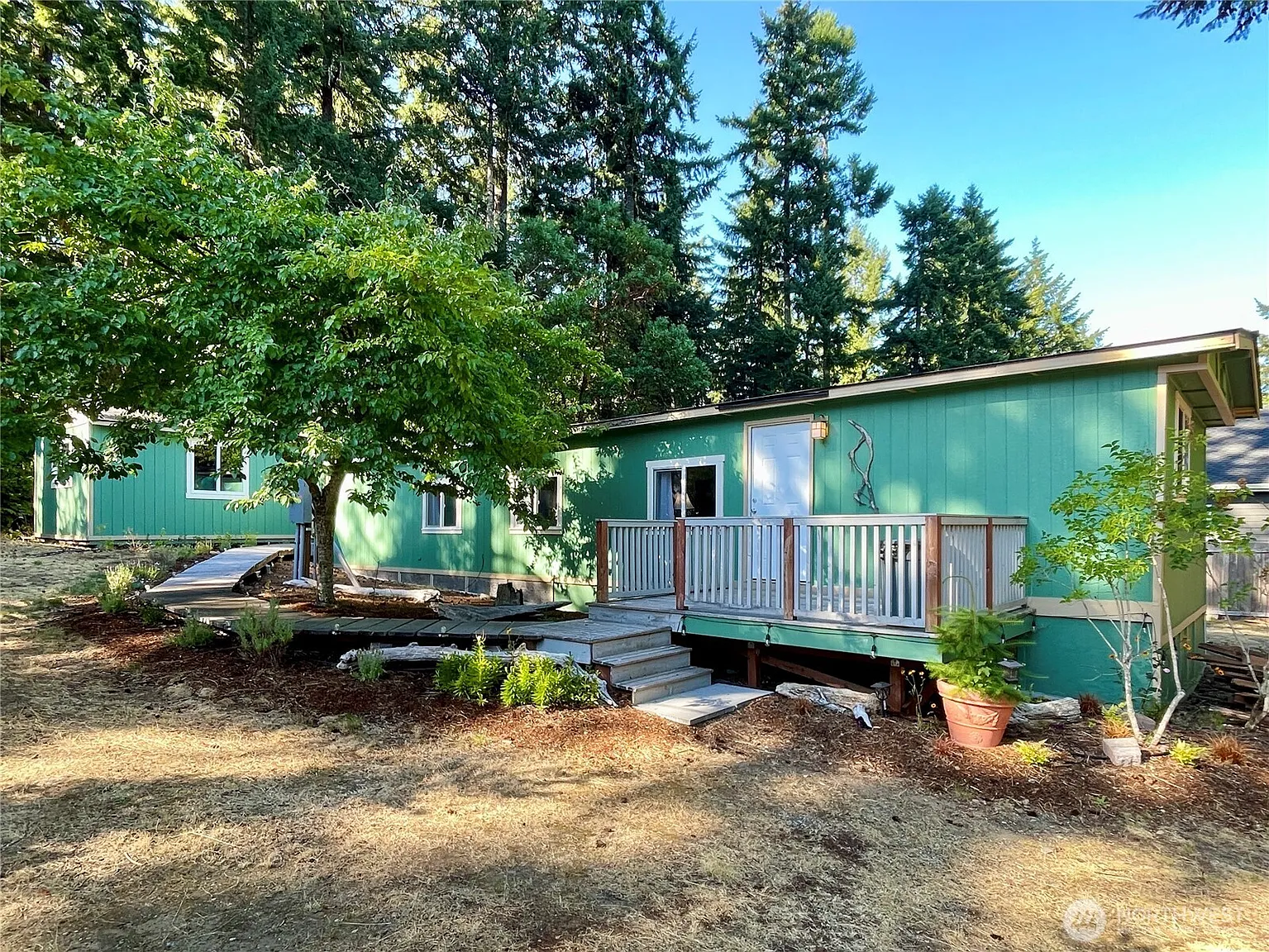 1914 Lake Drive SW photo 1