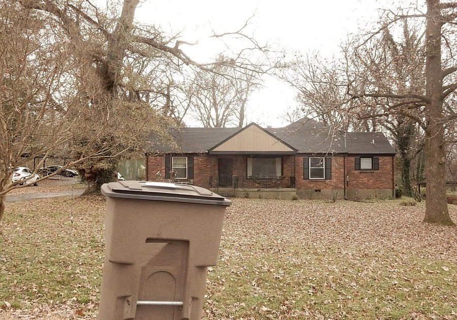 1st image of 320 Bowwood Dr