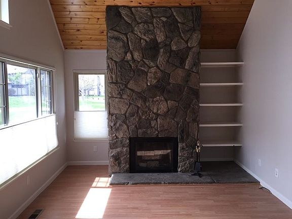 Into livingroom. Lots of sun