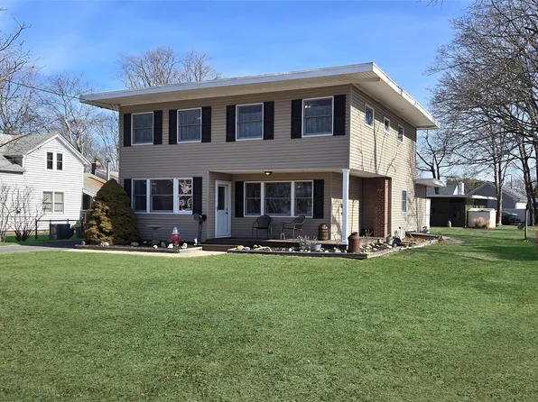 35 Wiggins Avenue, Patchogue, NY 11772