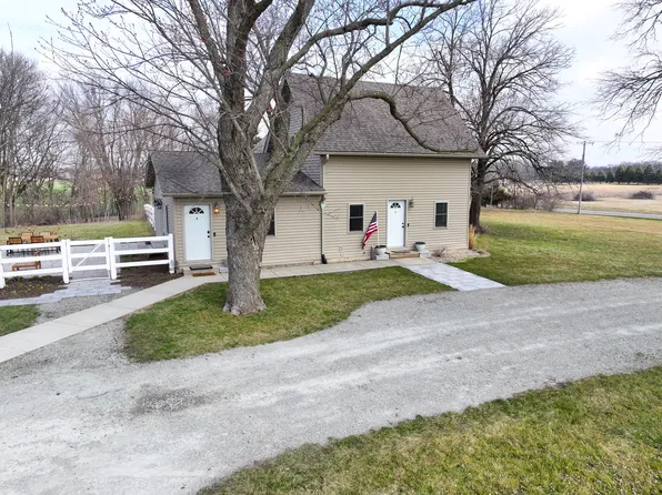 906 McNeil Rd, Rock Falls, IL 61071