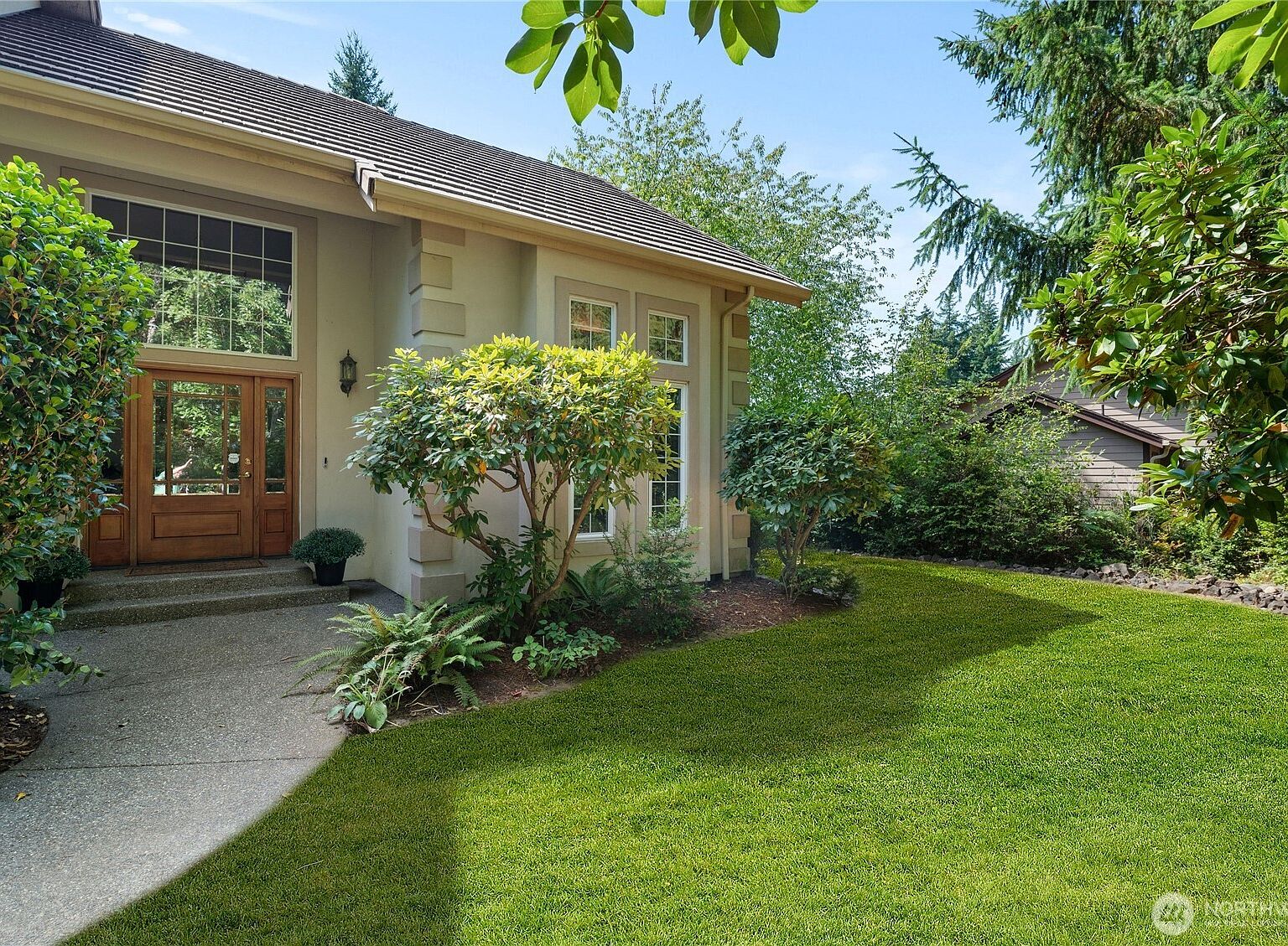 121 E Sterling Drive