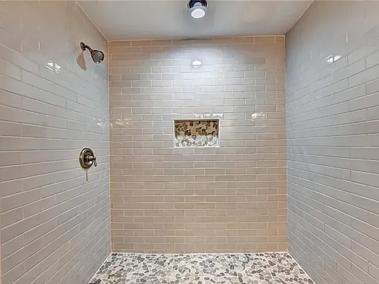 1267 Graymont Dr SW — Photo 31