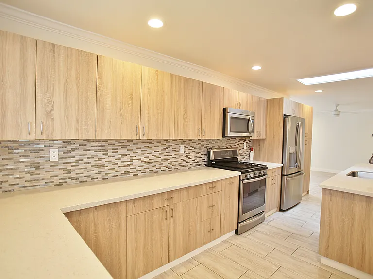 21126 Ashfield Ave — Photo 5
