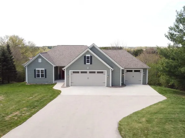 7023 Sconfinato DRIVE, Hartford, WI 53027